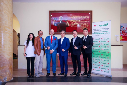 Herbalife Việt Nam phối hợp cùng Ủy Ban Olympic Việt Nam tổ chức buổi đào tạo “Tối ưu Hiệu suất và Phục hồi thông qua Dinh dưỡng Thể thao” cho các huấn luyện viên và vận động viên