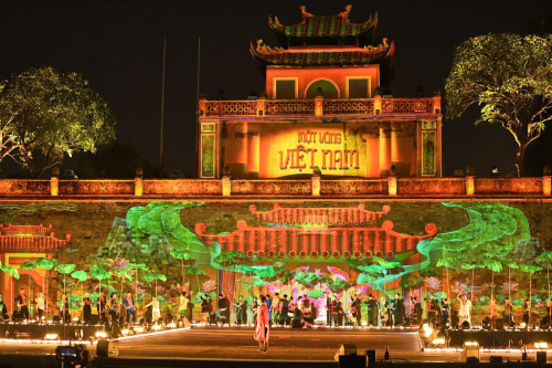 Bộ Chính trị thống nhất chọn ngày 24/11 hằng năm là "Ngày Văn hoá Việt Nam". Ảnh: Phạm Sỹ.